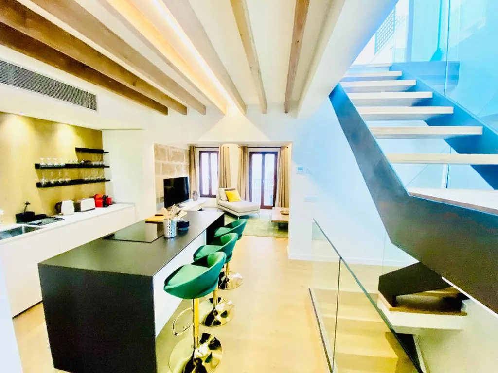 Apartment mit 2 Schlafzimmern — Hotel-Apartment with big terrace