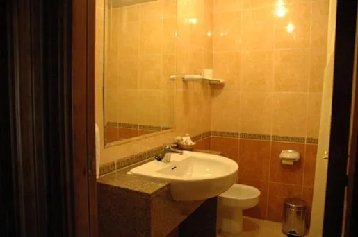 Habitación cuádruple — Hotel Arabia