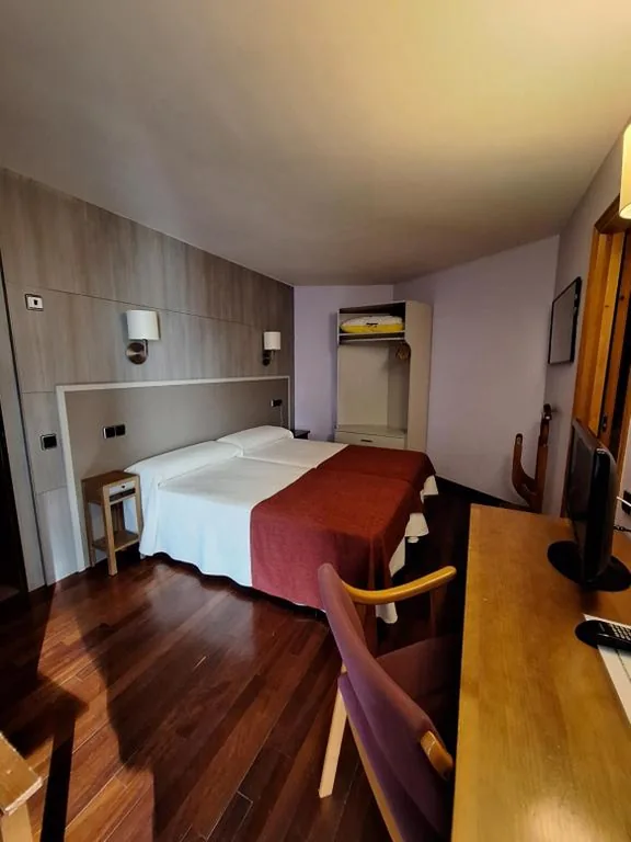 Chambre Double - 2 lits - Intérieure — Hotel Aragüells