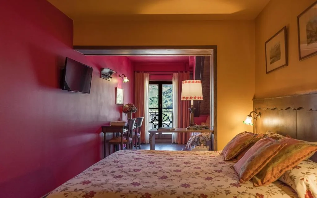 Quarto Quádruplo (4 adultos) — Hotel Aran La Abuela