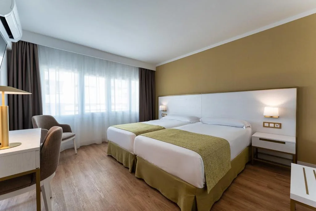 Camera Doppia Economica - 2 letti — Hotel Araxa - Adults Only