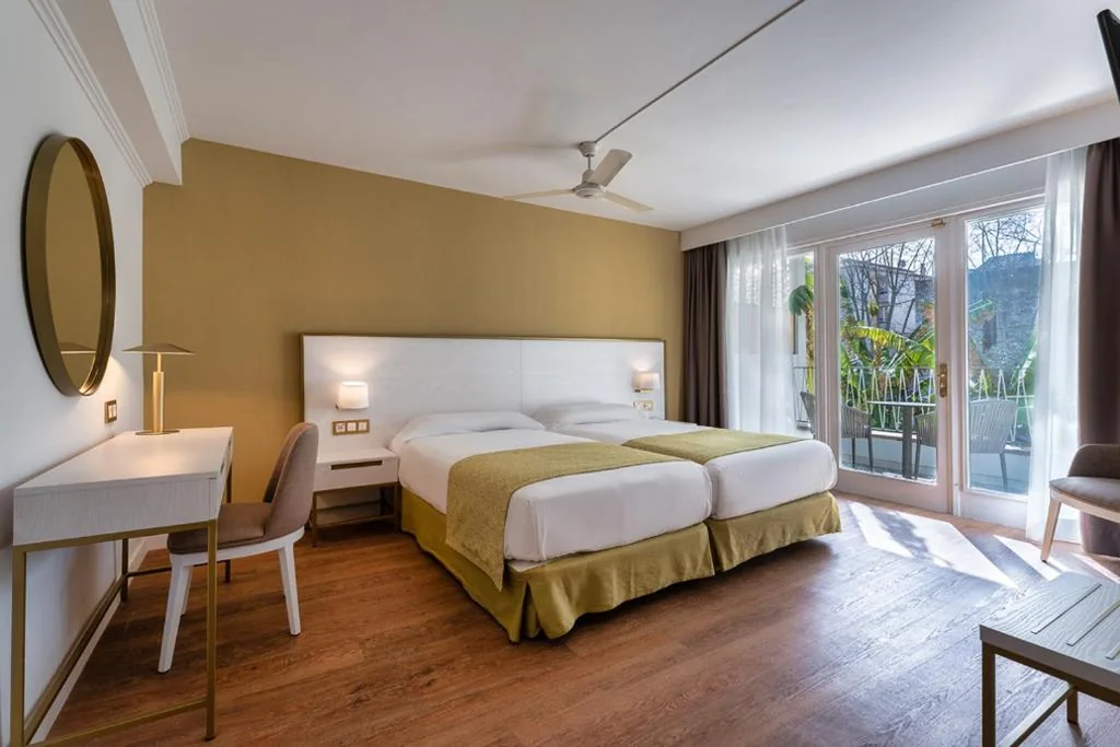 Camera Doppia Standard con balcone - 1 o 2 letti — Hotel Araxa - Adults Only