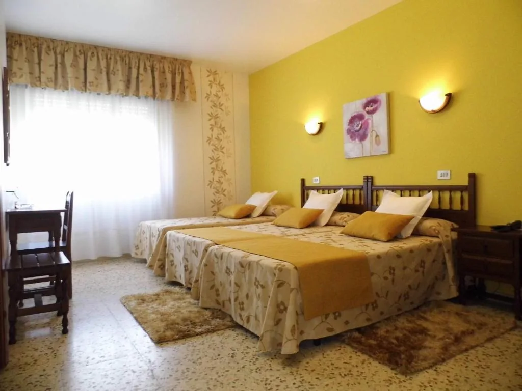 Habitación Triple — Hotel Arboleda