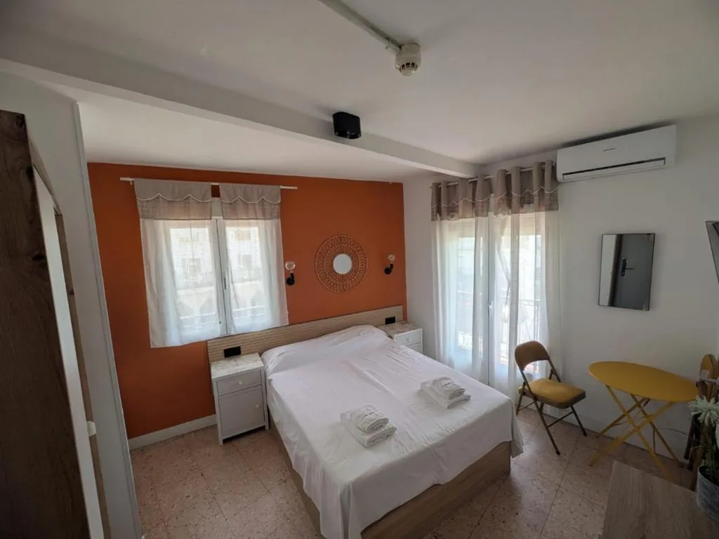 带阳台的单间公寓 — Hotel Arganda