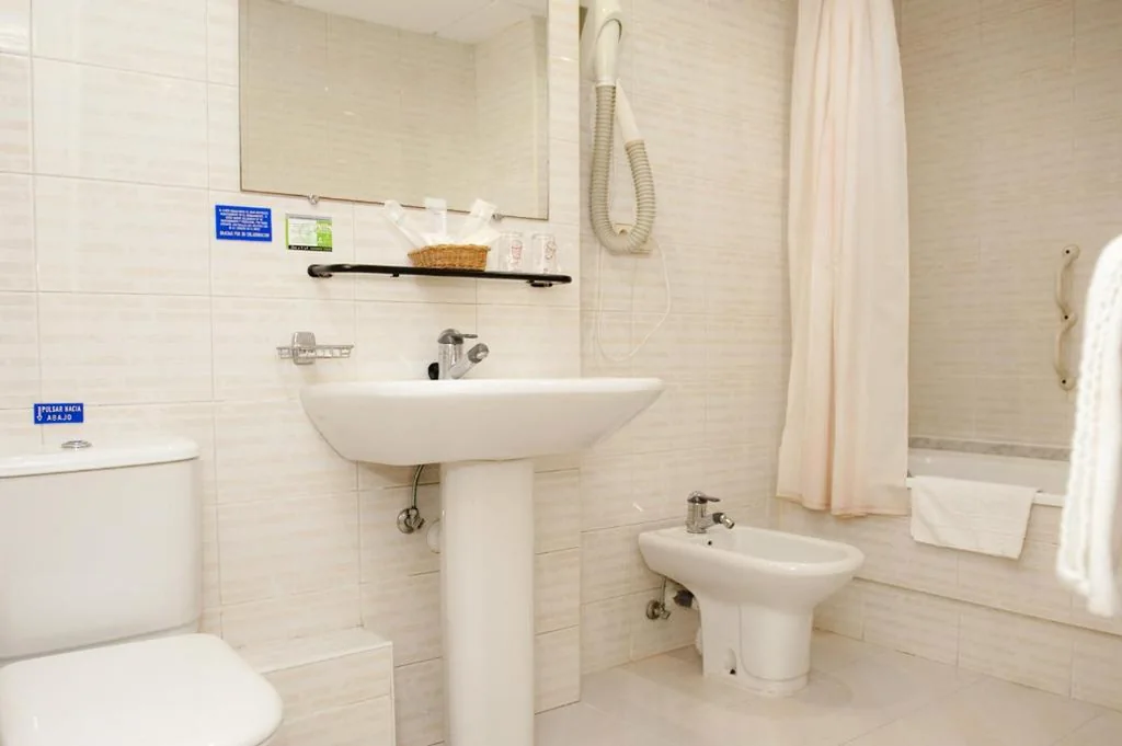 Camera doppia economica — Hotel Arha Santander