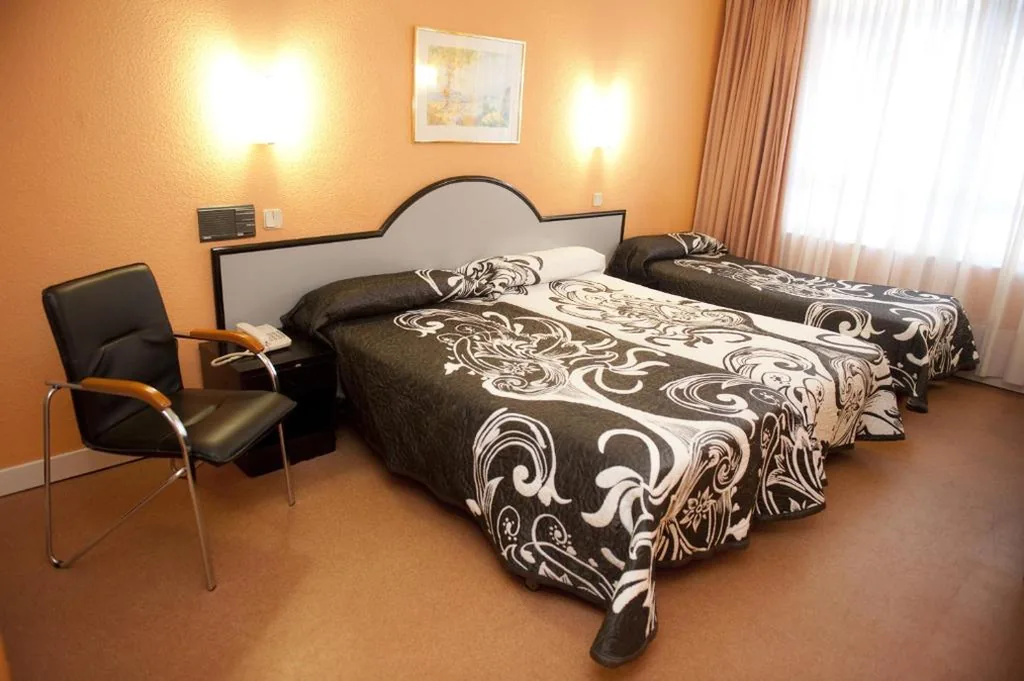 Camera tripla — Hotel Arha Santander