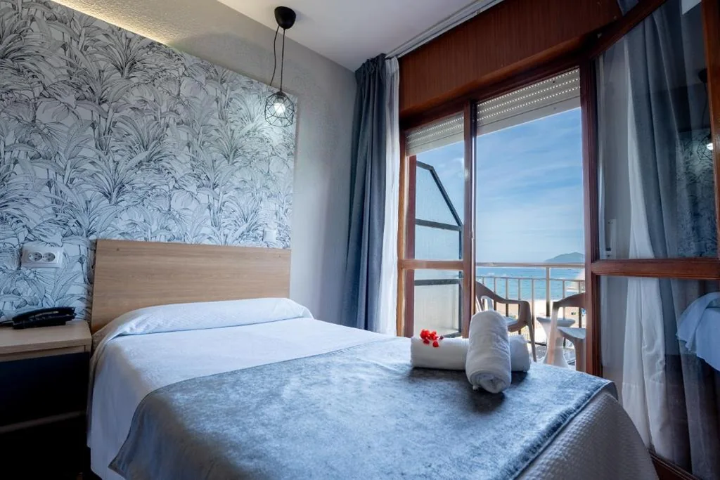 Quarto Triplo com vista mar — Hotel Arillo