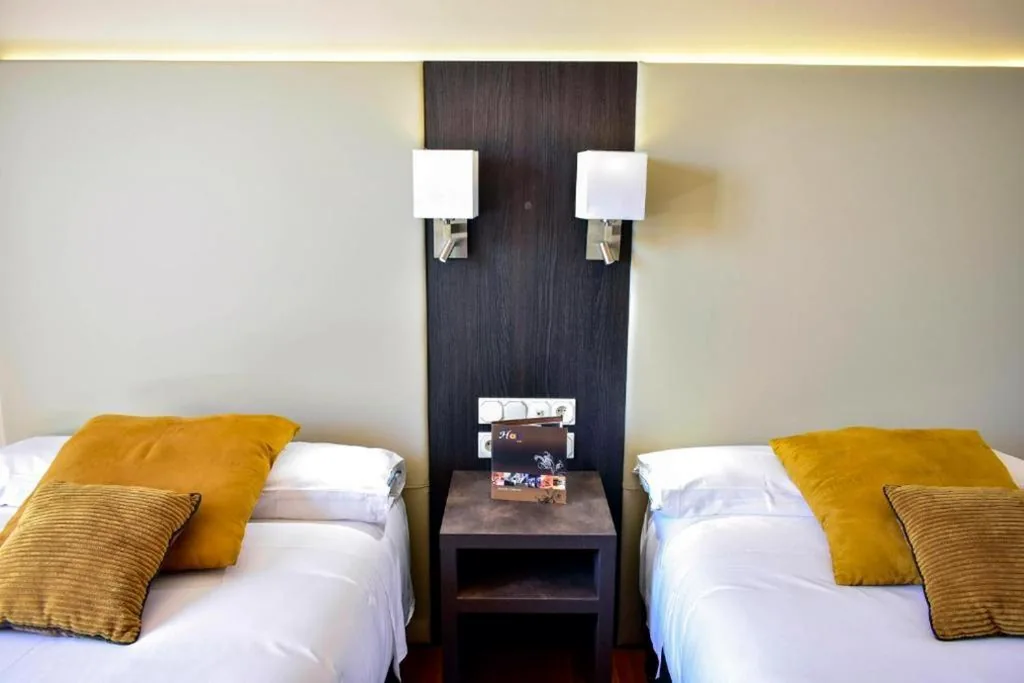 Habitación Doble Estándar - 2 camas — Hotel Armiñe