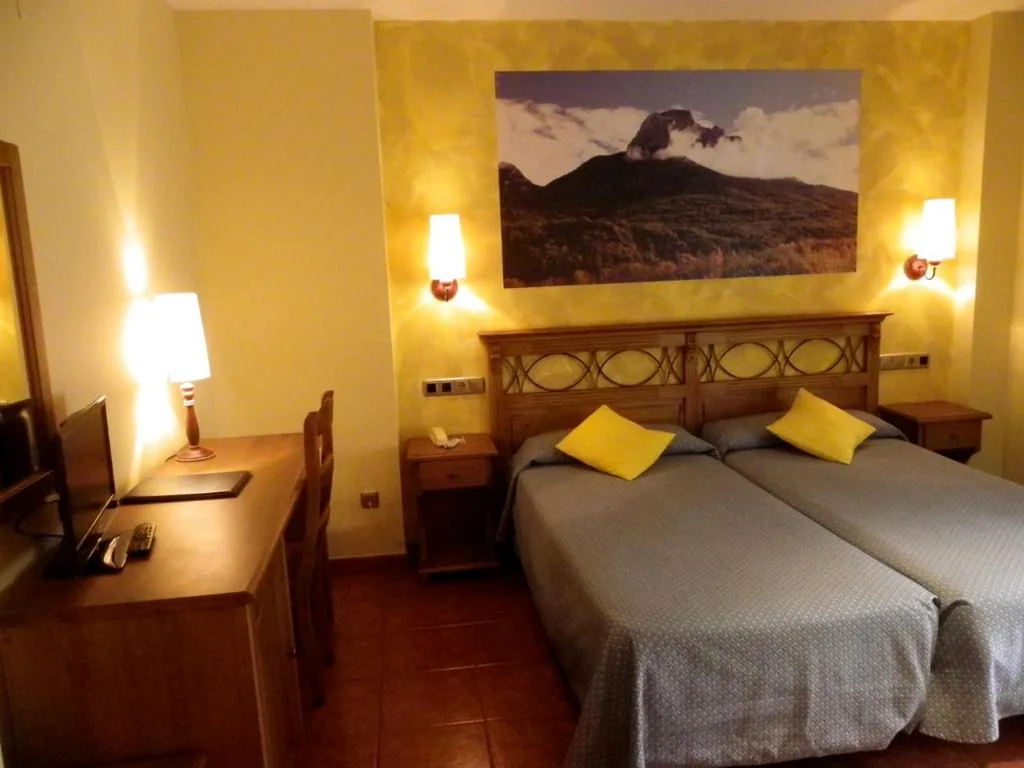 Single Room — Hotel Arnal