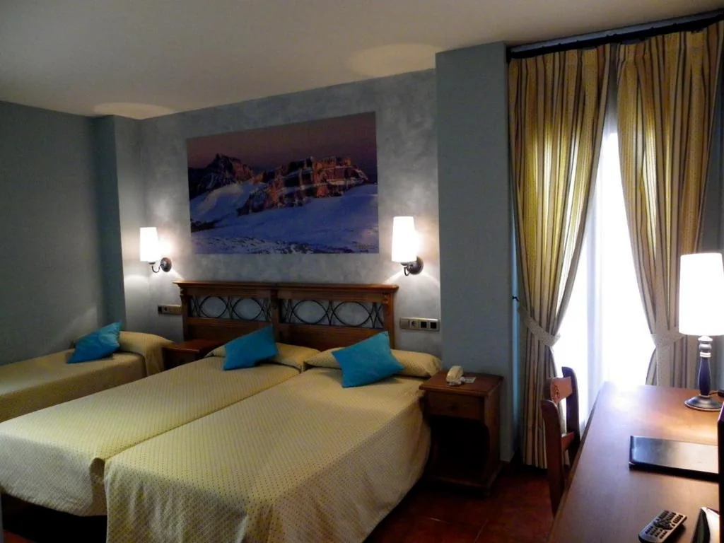Triple Room — Hotel Arnal