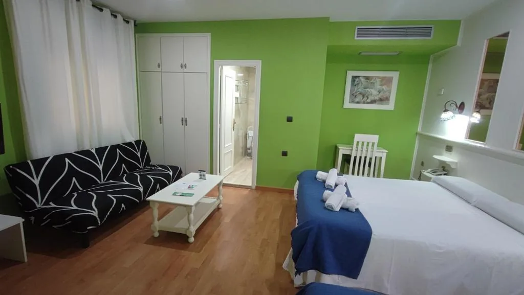 Habitación Triple Superior — Hotel Aro'S