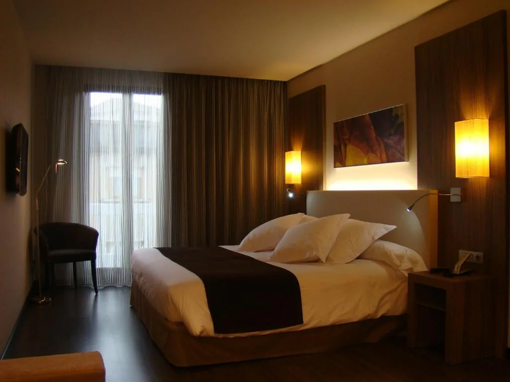 Habitación Estándar - 1 cama grande — Hotel Aroi Ponferrada