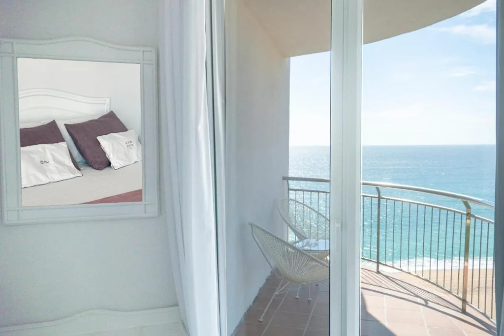 Klassisches Doppelzimmer mit seitlichem Meerblick und Balkon — Hotel Aromar