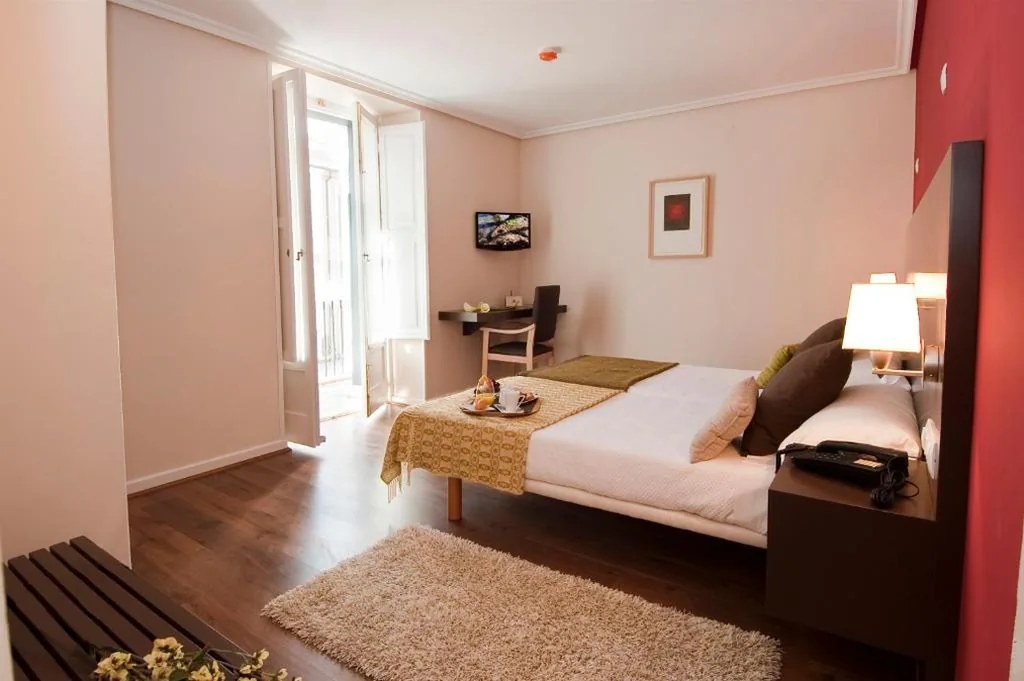 Tweepersoonskamer met 2 bedden — Hotel Arrope
