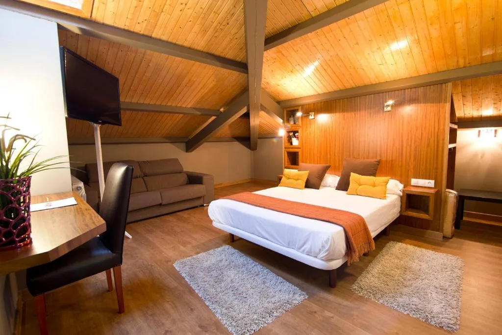Tweepersoonskamer op zolder — Hotel Arrope