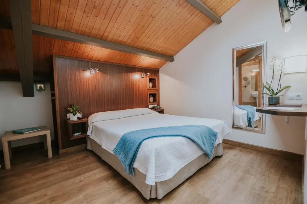Eenpersoonskamer op zolder — Hotel Arrope