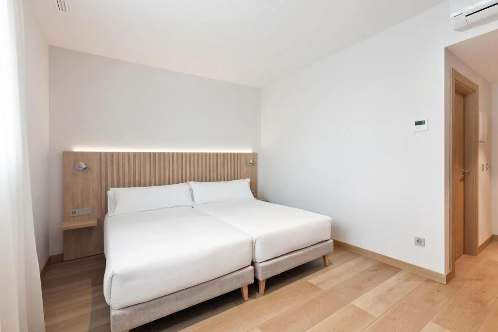 双床/双人间 — Hotel Arrosadía Iriguibel