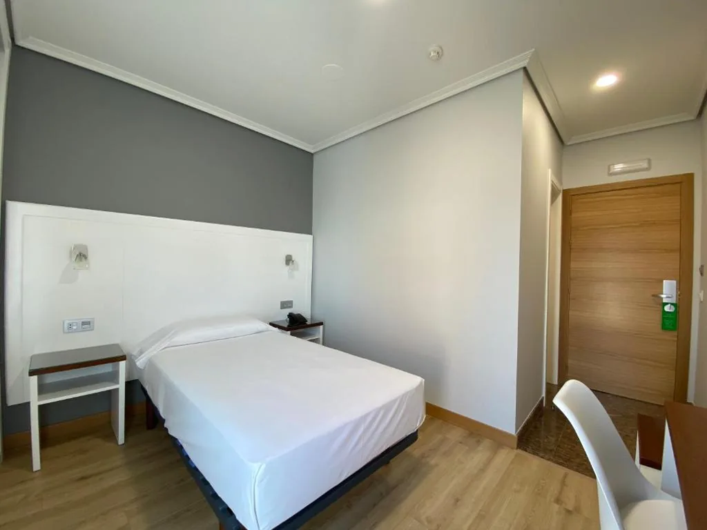 带露台的单人间 — Hotel Arsus