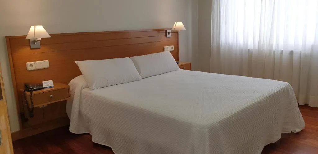 Habitación Doble Estándar — Hotel Arteixo