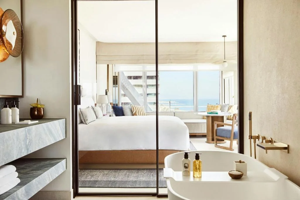 Camera Panorama King con vista mare parziale — Hotel Arts Barcelona