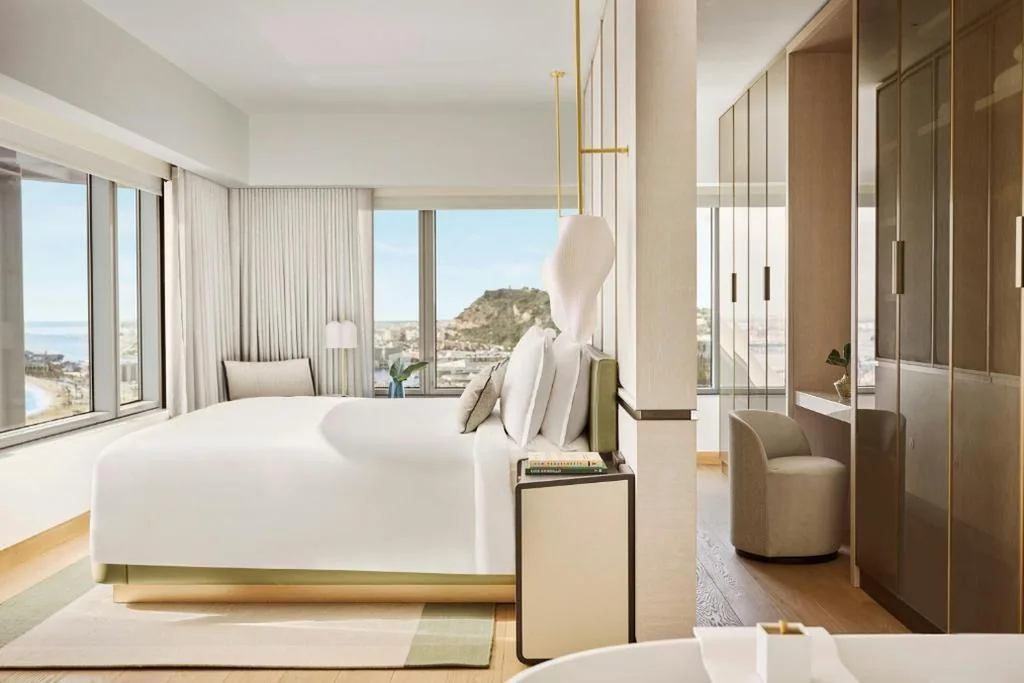 Suite Club angolare - Letto matrimoniale extra large - Piano Club — Hotel Arts Barcelona