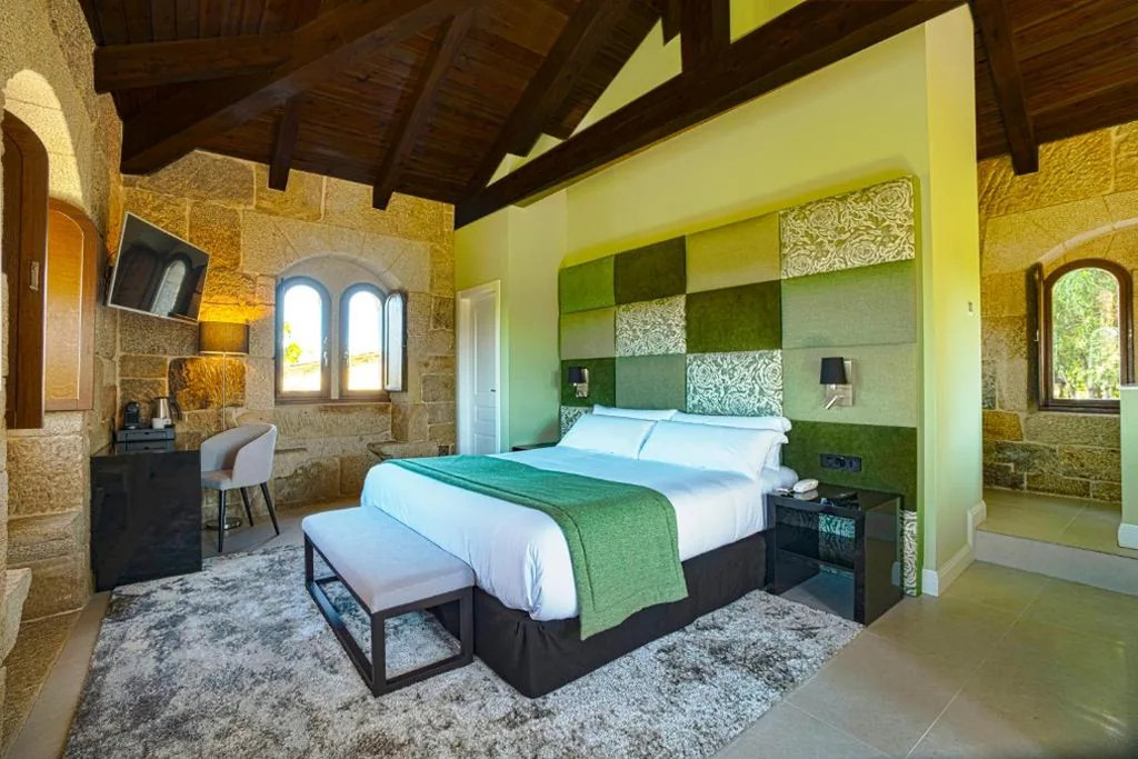 Deluxe-Dreibettzimmer — Hotel As Torres da Hermida