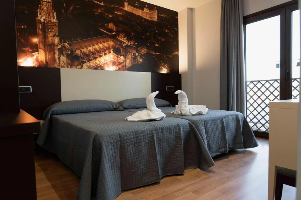 Quarto Superior - 1 cama grande — Hotel-Asador Montes Oretanos