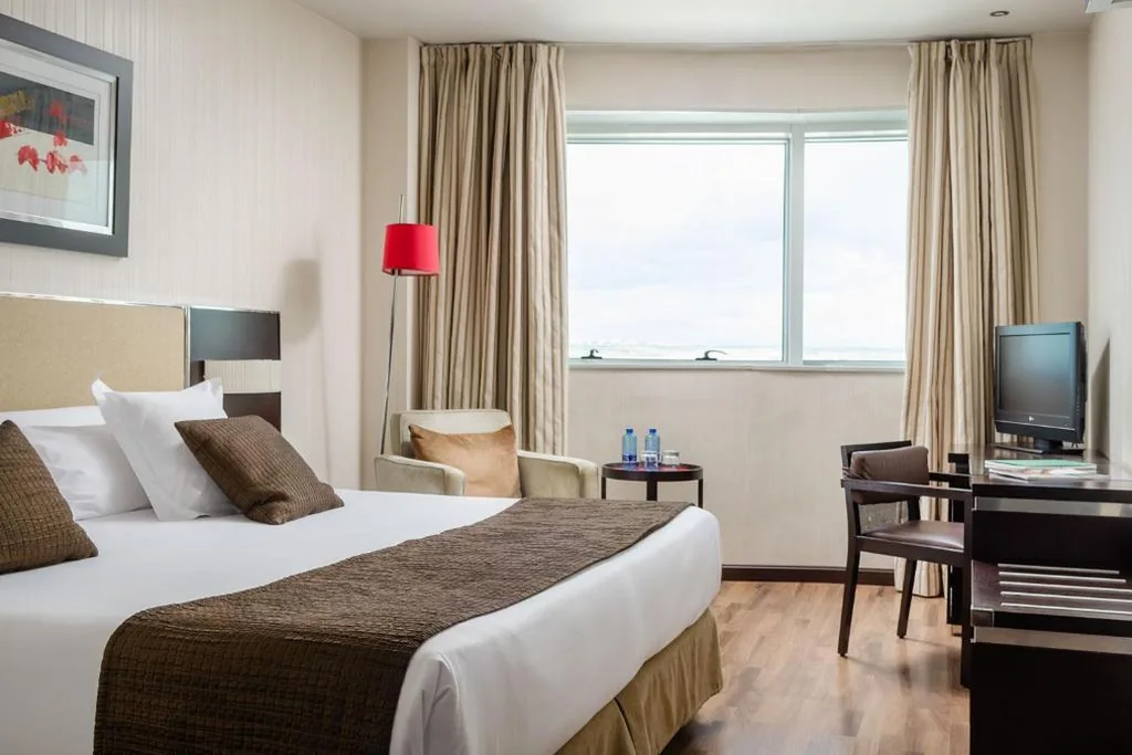 Quarto duplo com cama extra - 1 ou 2 camas (3 adultos) — Hotel Asset Torrejón