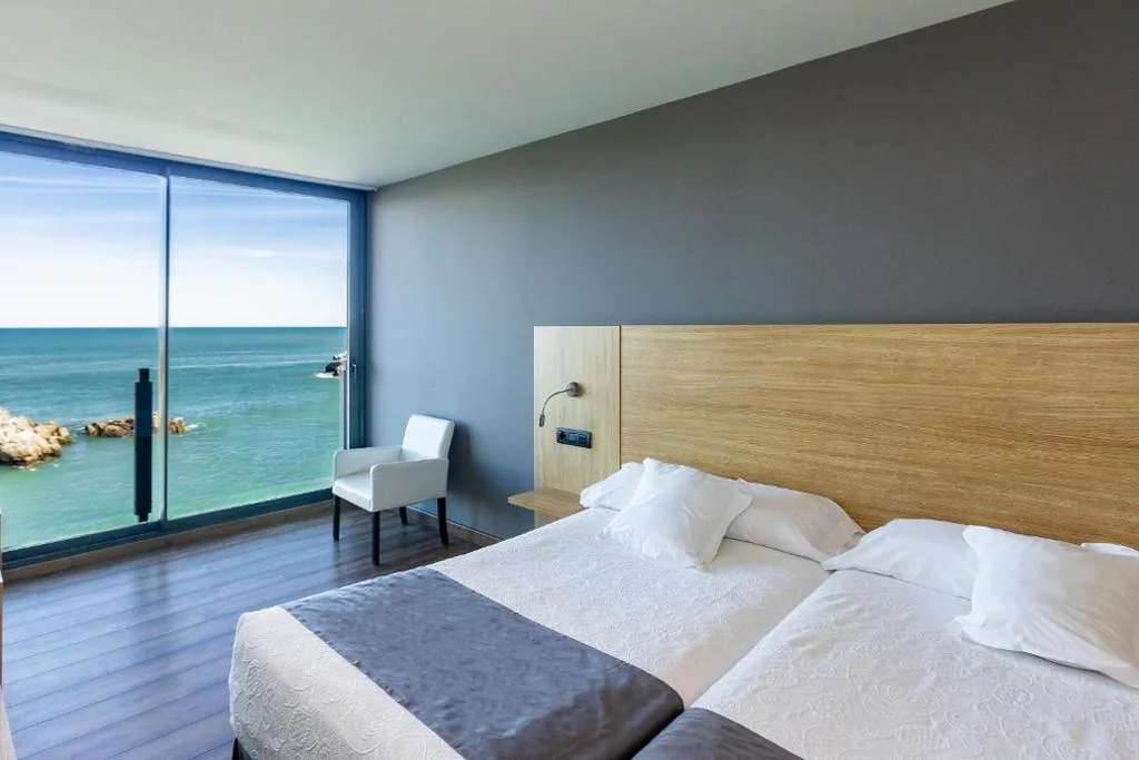 Camera doppia con vista mare - 1 o 2 letti — Hotel Astuy