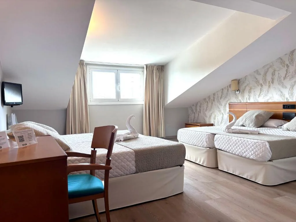 Quadrupla con vista sul mare — Hotel Atalaya I