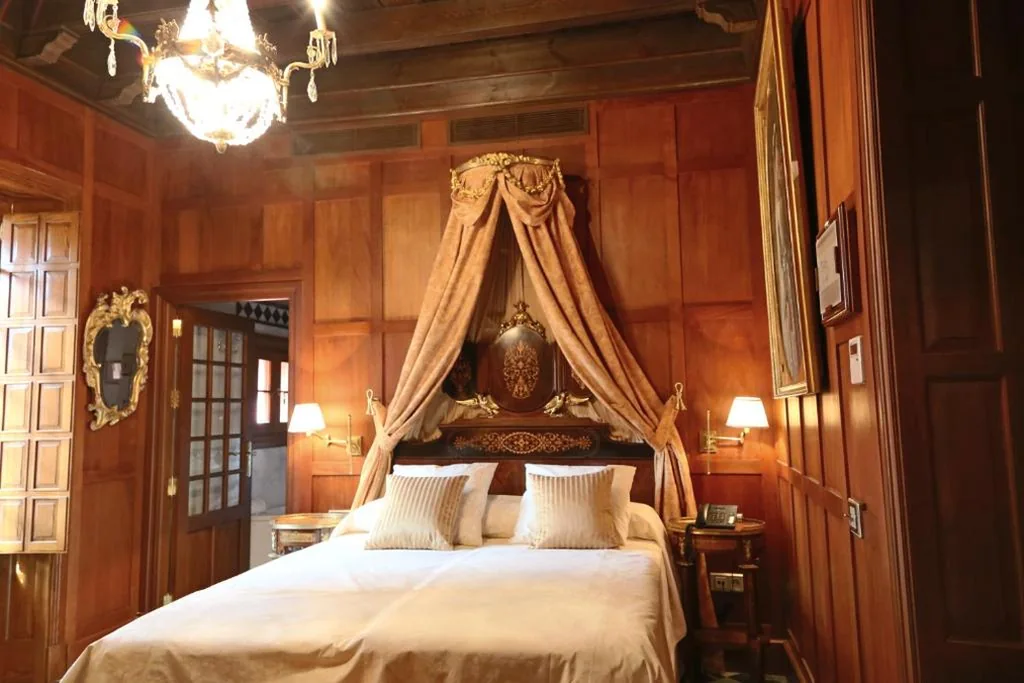 Junior Suite Deluxe — Hotel Ateneo Sevilla