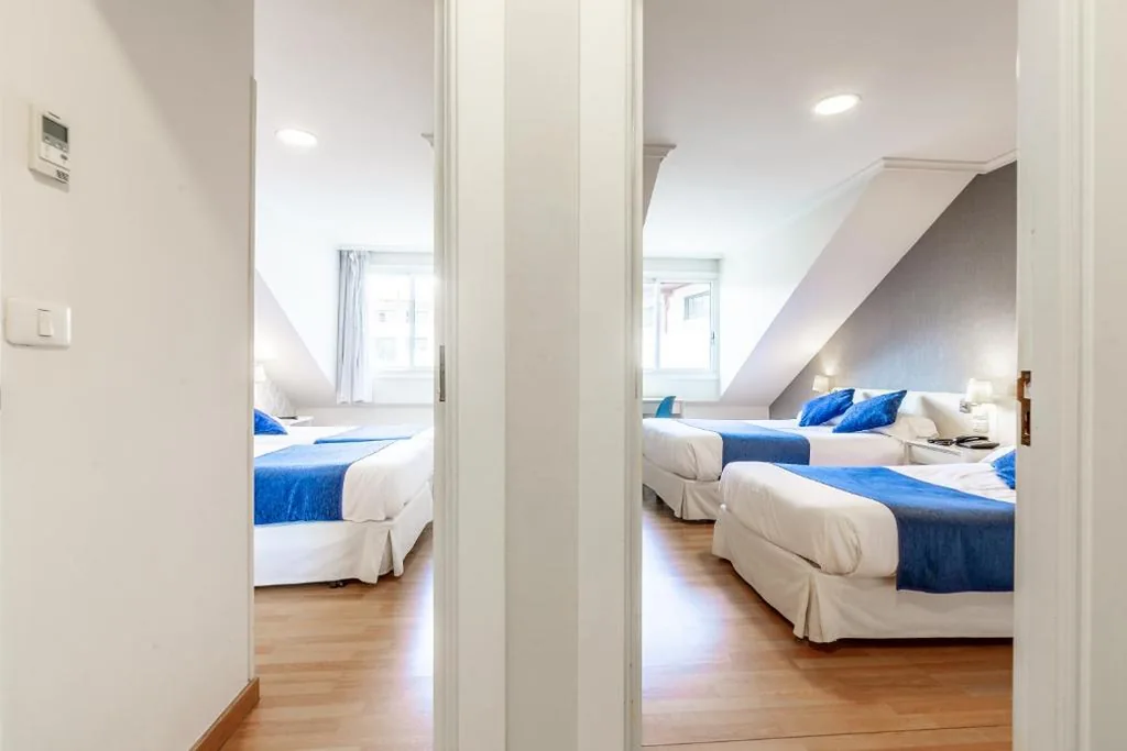 Habitación Familiar Estándar — Hotel Atlántico Vigo