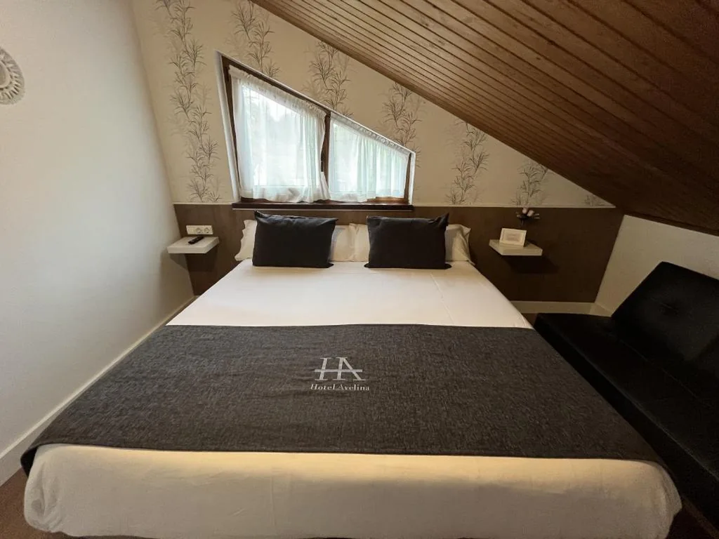 Doppia standard — Hotel Avelina