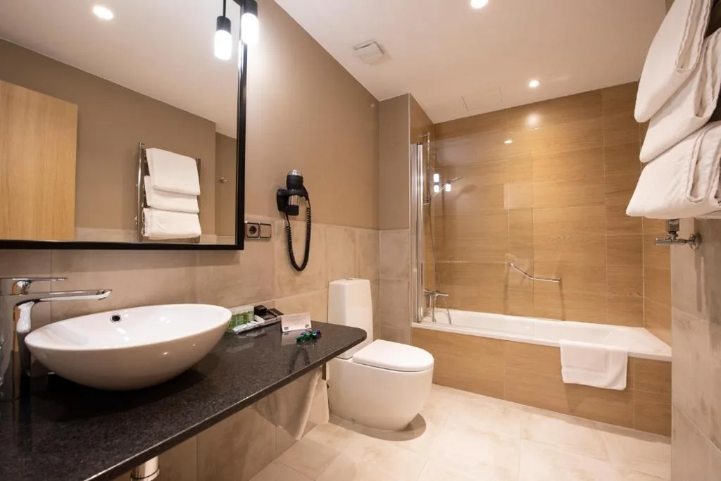 Doppelzimmer – 1 oder 2 Betten — Hotel Avenida