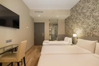 Hotel Avenida Gran Vía — foto 8