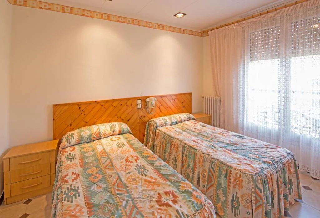 Einfaches Doppelzimmer - 1 oder 2 Betten — Hotel Avenida