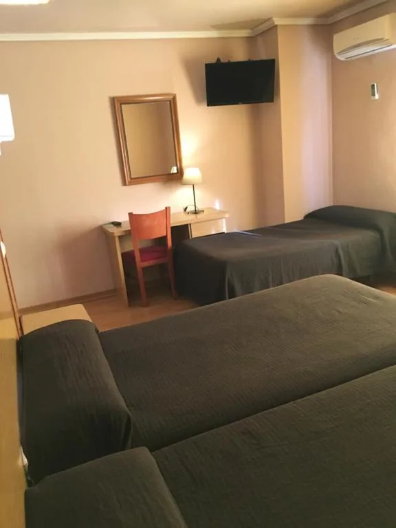 Habitación Triple — Hotel Avenida Leganés