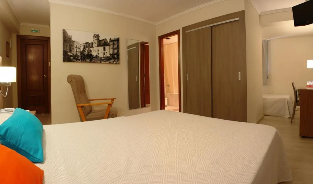Camera tripla — Hotel Avenida Plaza