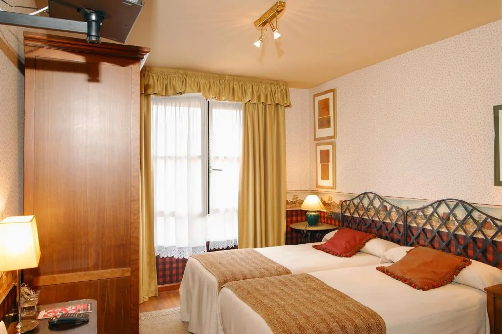 Habitación Doble - 2 camas — Hotel Avenida Real