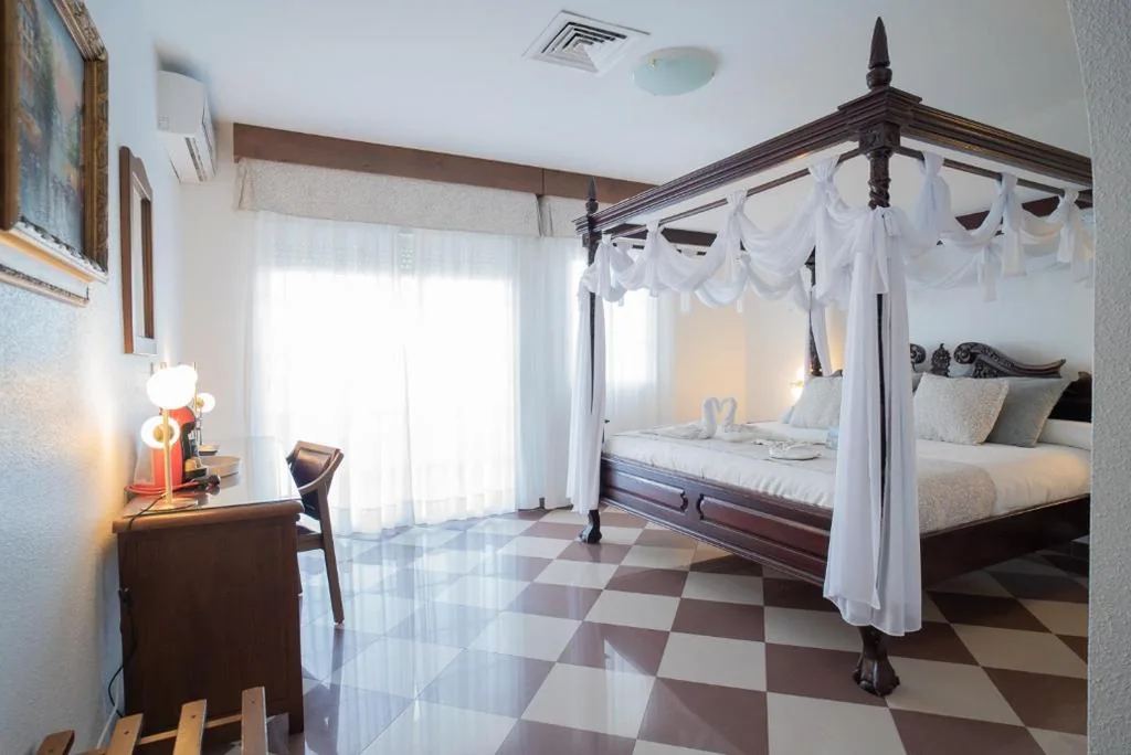 Suite — Hotel Avenida Tropical by Bossh! Hotels