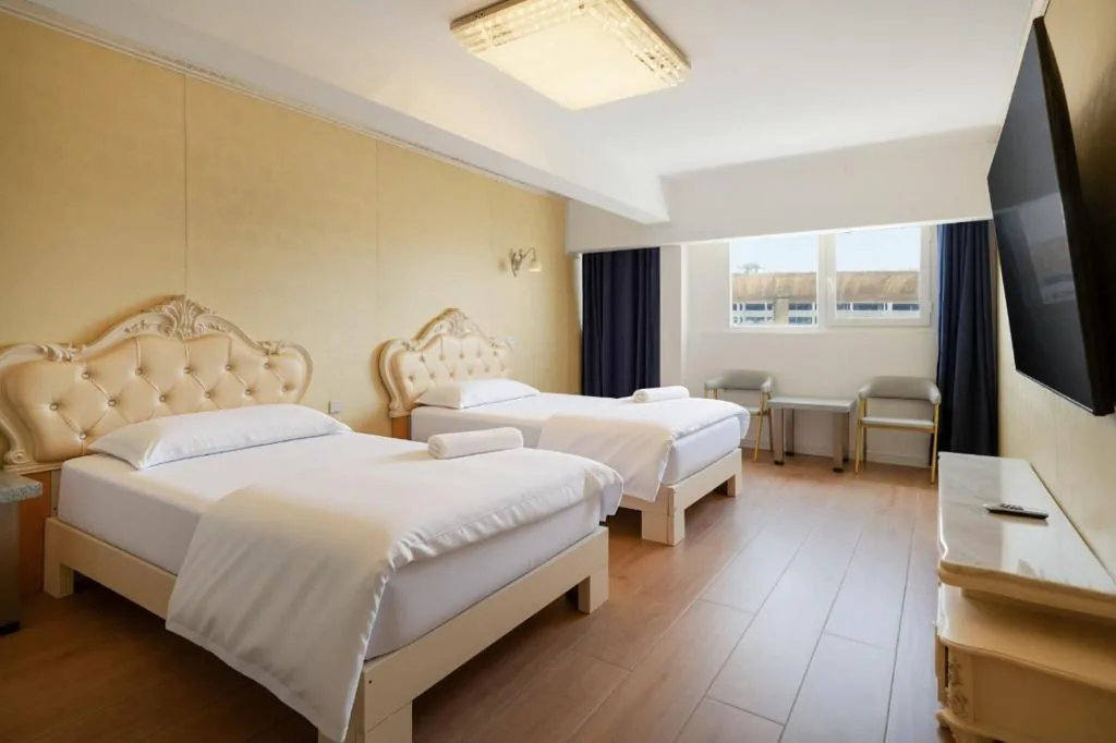 Double Room with 2 Beds — HOTEL AVIACIOn