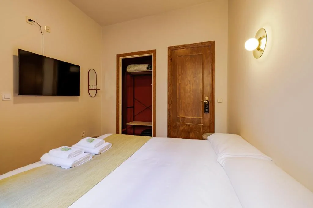 Habitación Doble Pequeña - 1 o 2 camas — HOTEL Ávila Centro
