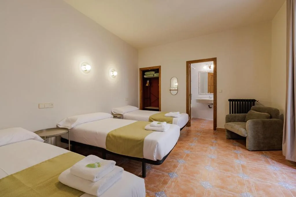 Habitación Triple — HOTEL Ávila Centro
