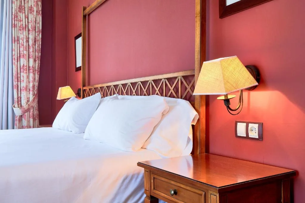デラックストリプルルーム — Hotel Ávila Golf