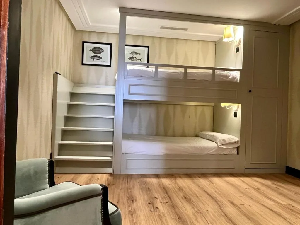 Familiekamer (2 volwassenen en 2 kinderen) — Hotel Bahía