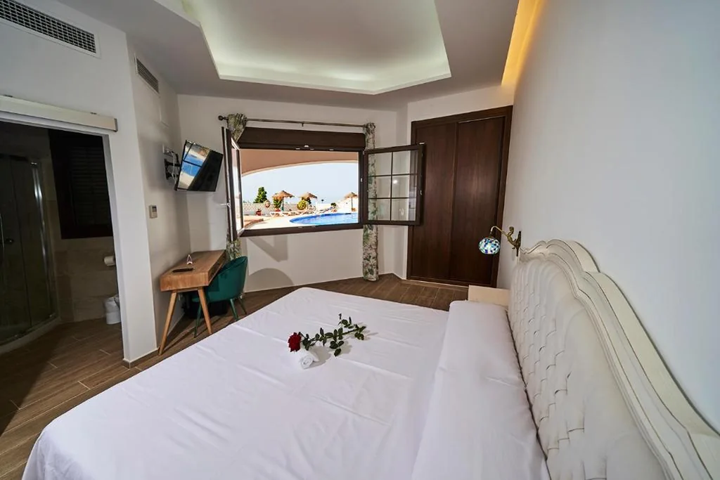 Doppelzimmer mit Poolblick - 1 oder 2 Betten — Hotel Bajamar Ancladero Playa