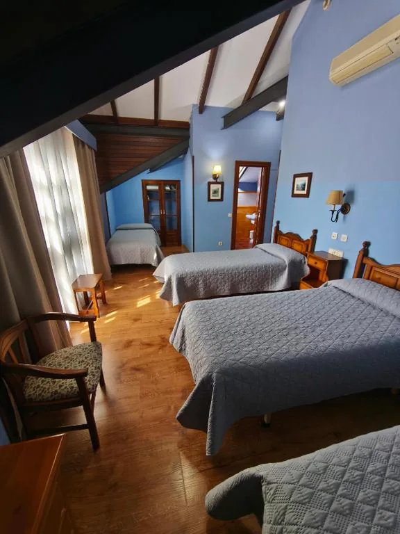クラシック4人部屋 — Hotel Balcon de Aguera