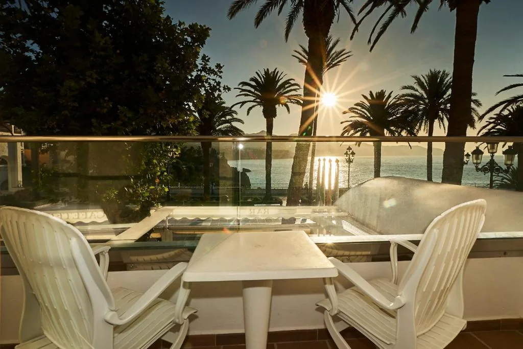 Quarto Duplo com vista lateral para o mar - 1 ou 2 camas — Hotel Balcón de Europa
