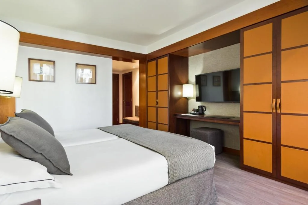 2 camere doppie comunicanti (5 adulti) — Hotel Balmoral