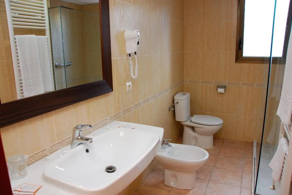 舒适单人间 — Hotel Balneari de Vallfogona de Riucorb